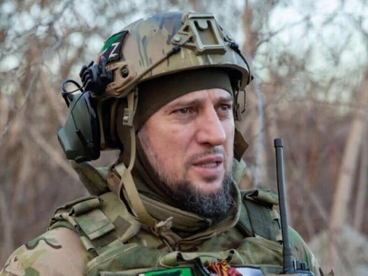 Командир "Ахмата" Алаудинов выложил видео с мужчиной в трусах и попросил помощи