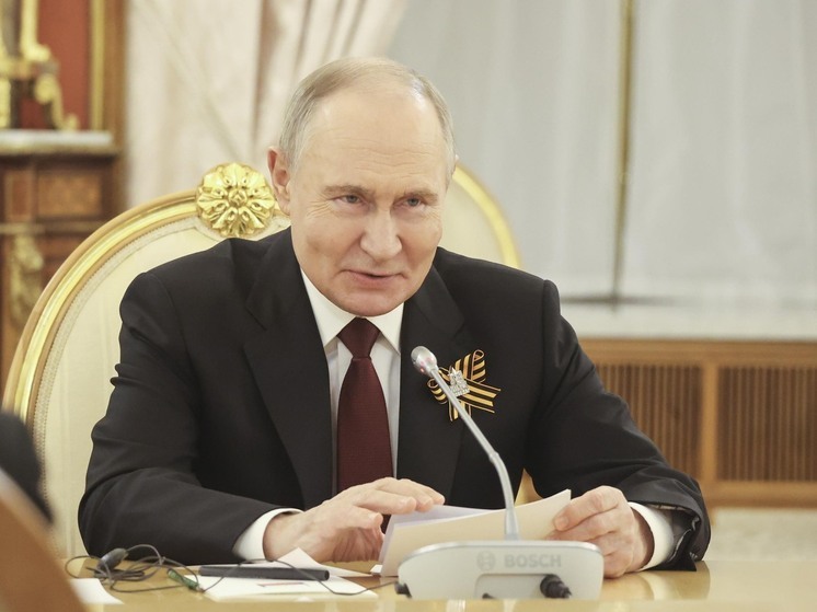 Путин передаст Трампу привет от участников форума «Сильные идеи для нового времени»