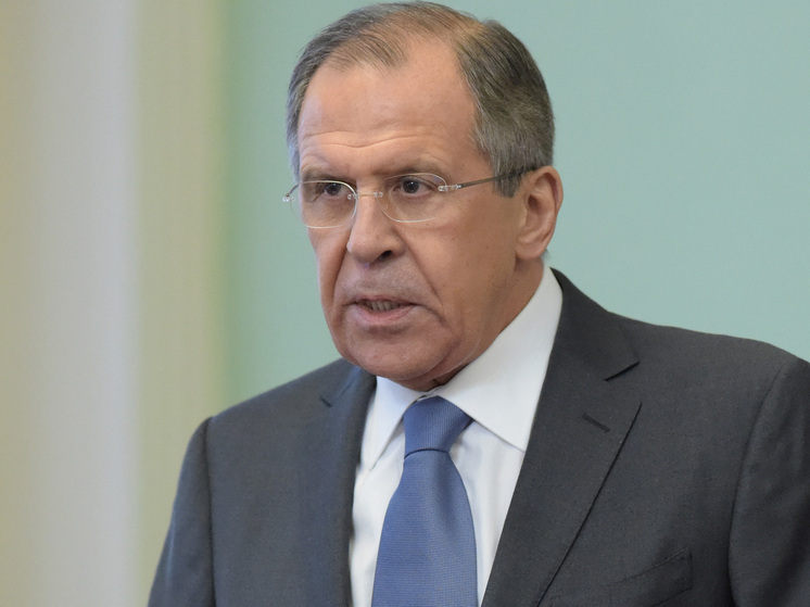 Лавров высмеял версию о производившем кофемашины заводе в Мукачево