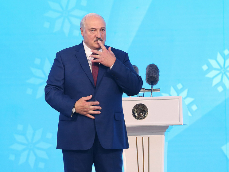 Лукашенко привез на саммит ШОС картошку и рапсовое масло