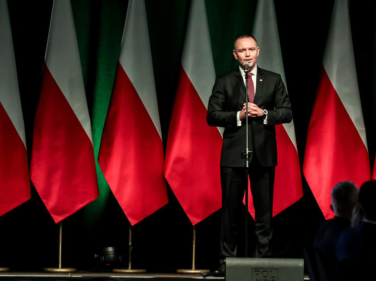 Польский президент потребовал от Зеленского благодарности для своих солдат