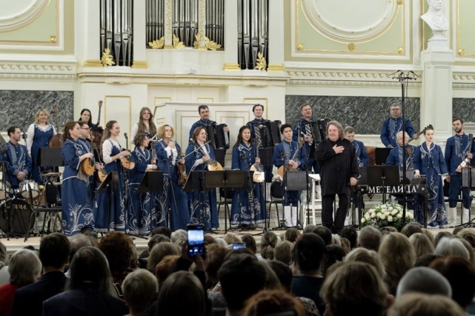Новогодний «Киносерпантин» с оркестром «Метелица»