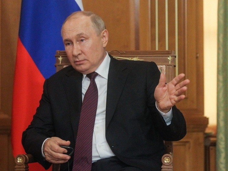 Путин пошутил, что больше не будет отправлять дроны на территорию Дании