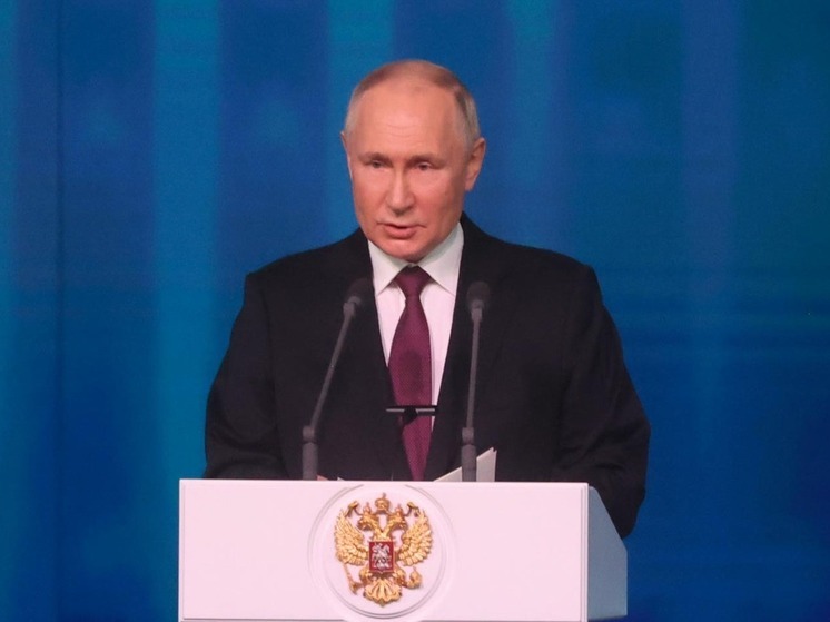 Путин: надо заранее готовить базы под новые вооружения, а не ставить их в поле