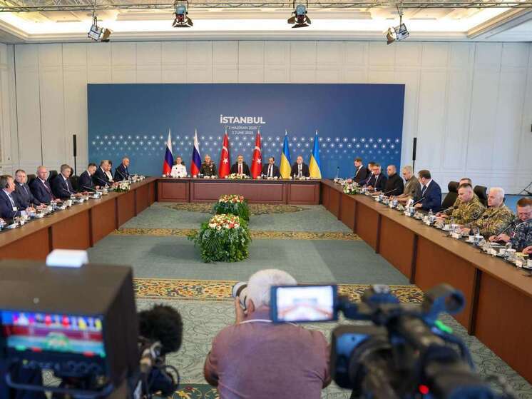 Фидан: Москва и Киев договорились о встрече Путина и Зеленского