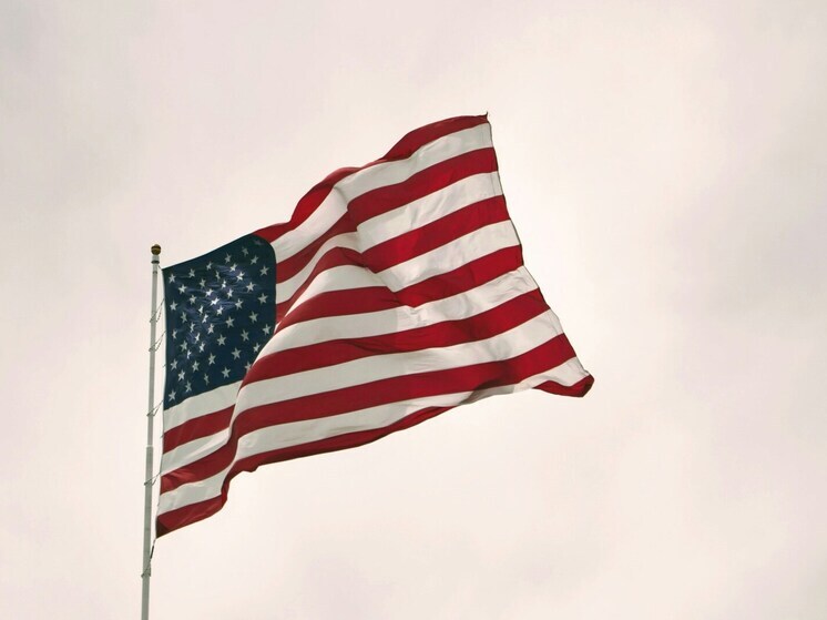 Сенатора США Падилью скрутили за попытку задать вопрос на пресс-конференции