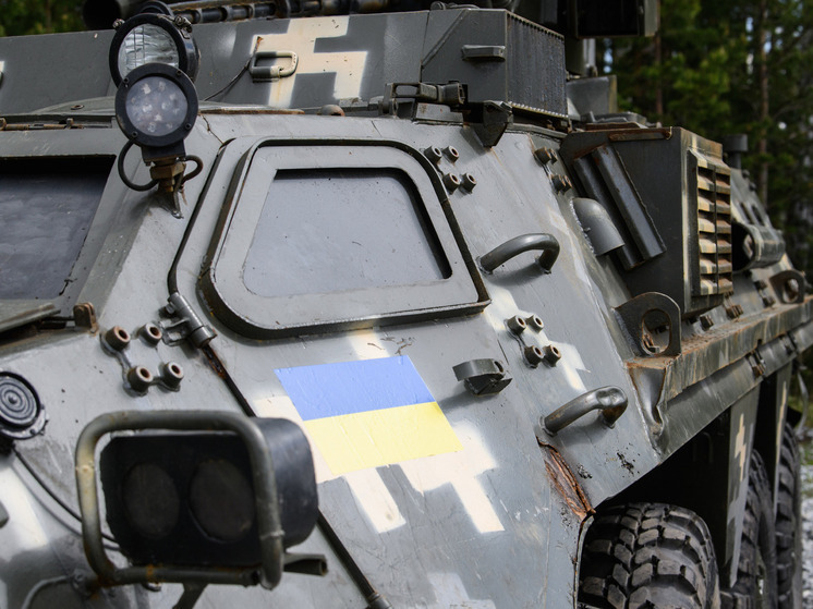 WSJ: Франция рассматривает возможность размещения на Украине до пяти тысяч военных