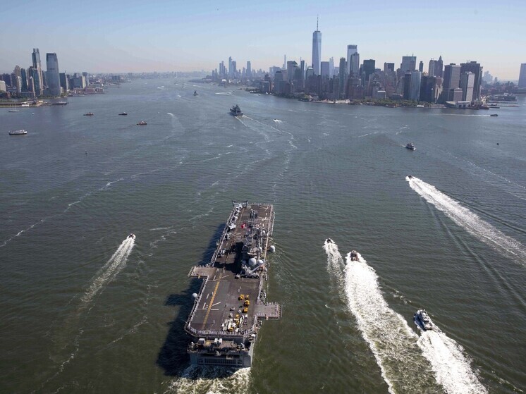 Трамп направил к Венесуэле авианосец USS Gerald R. Ford ВМС США