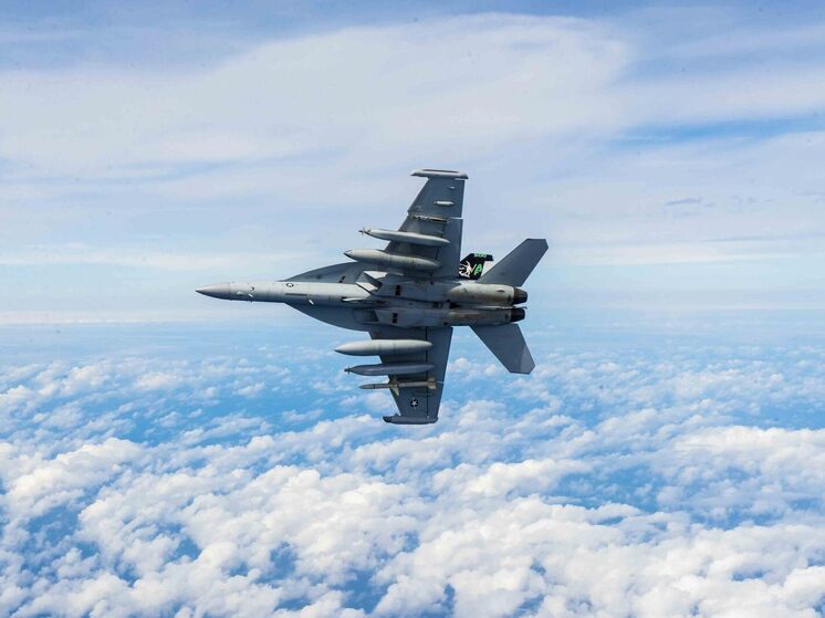 Портал Flightradar24 сообщил о группе военных самолетов США у берегов Венесуэлы