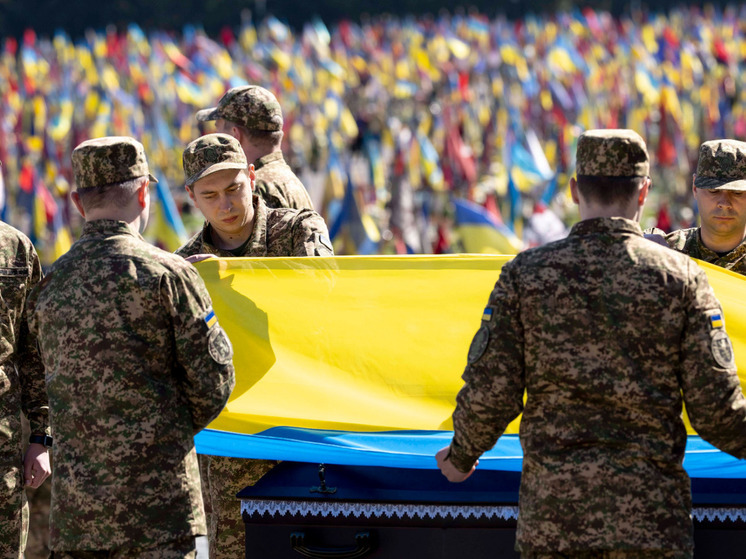 Нардеп Скороход: количество могил на кладбищах на Украине растет