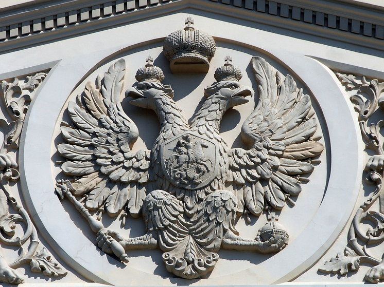 В ГД РФ закрепят обязательное наличие креста на изображении герба России