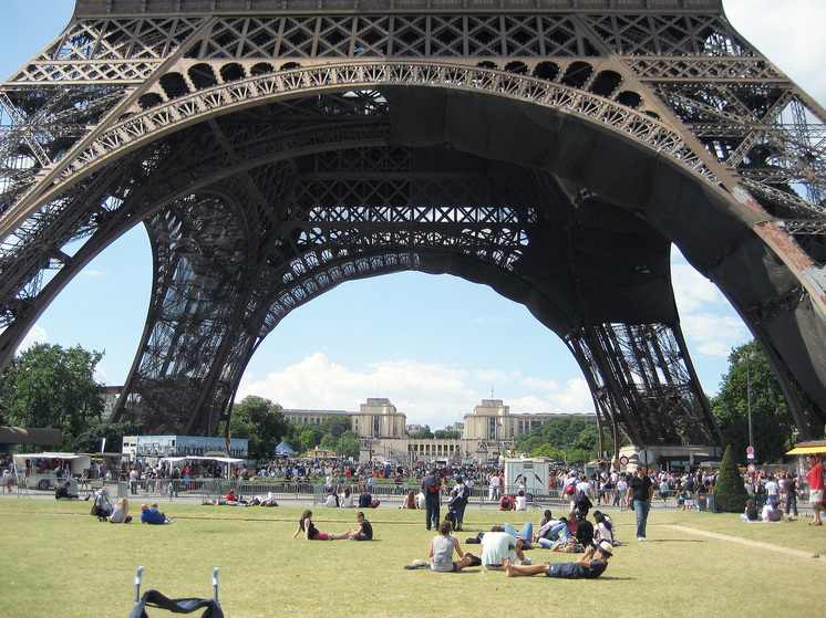 Во Франции чиновник Панье-Рюнаше извинилась перед гражданами за политический цирк