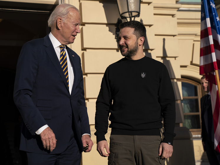 Столтенберг: Байден называл Зеленского "занозой в заднице"